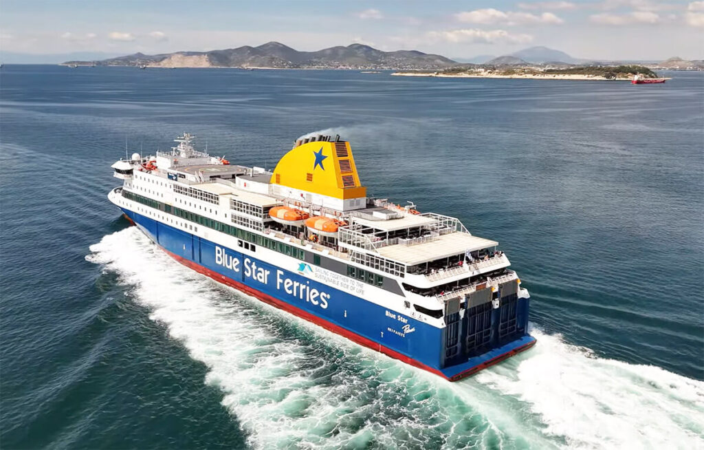 Από ποια νησιά περνάει το Blue Star Patmos